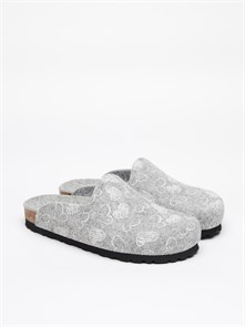 {{productViewItem.photos[photoViewList.activeNavIndex].Alt || productViewItem.photos[photoViewList.activeNavIndex].Description || 'Сабо женские ортопедические FOOTWELL 510037-136 Hearts с увеличенной полнотой на пробковой подошве'}}